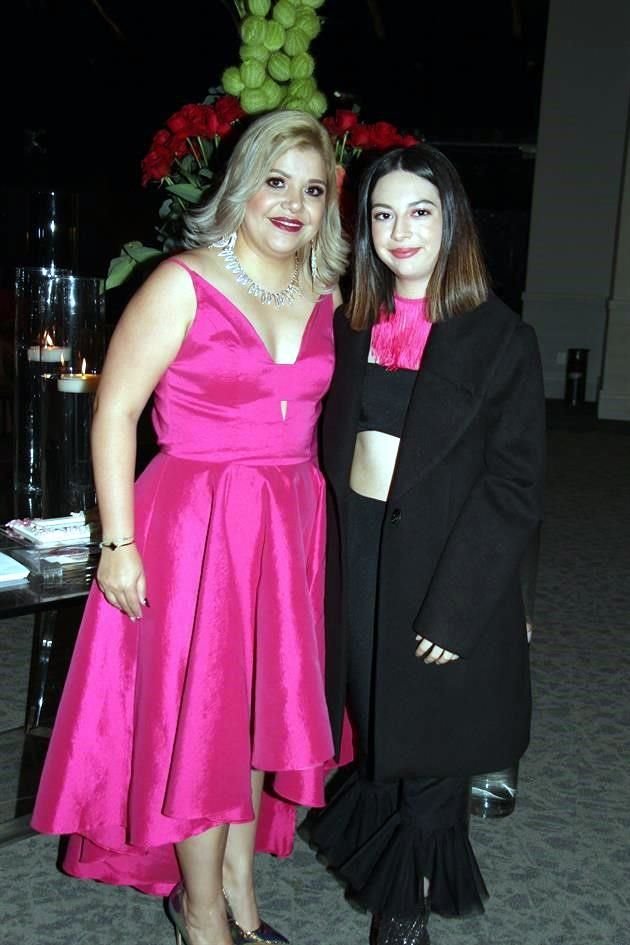 Nancy Gaytán y Lorena Flores