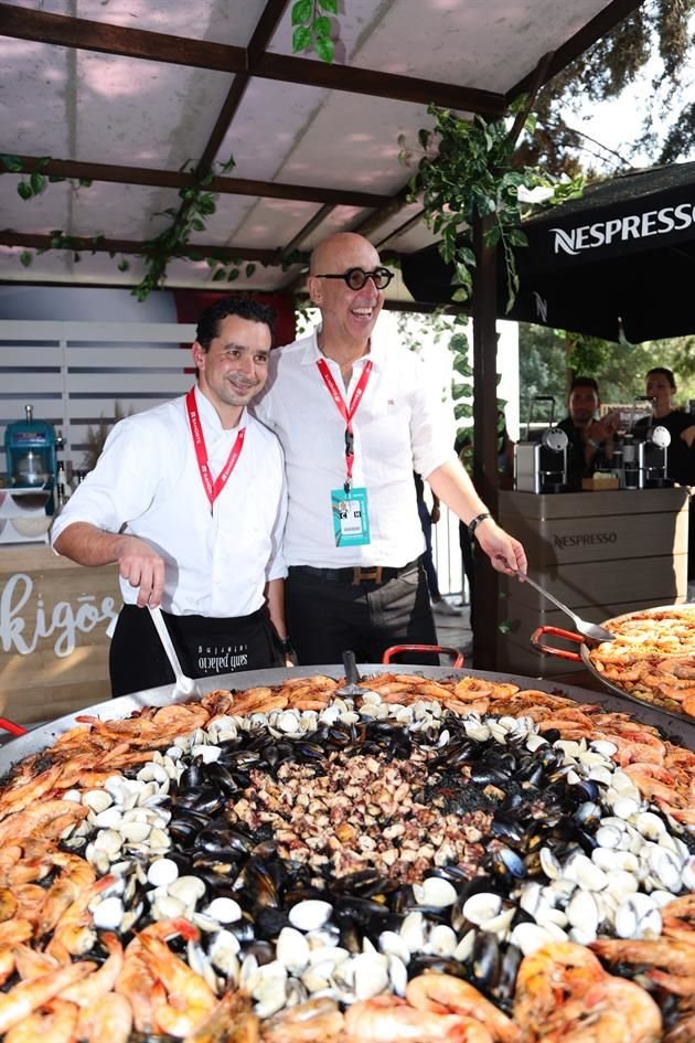 El chef Santi Palacio (izquierda) fue uno de los encargados de los alimentos en este campeonato.