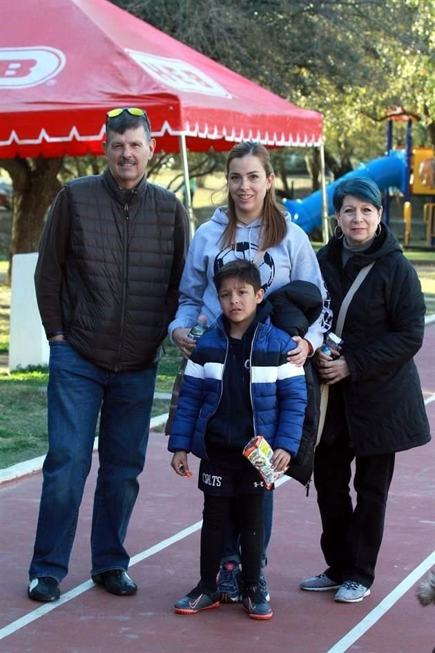 José Rojas, Andrea Rojas, Martha Alegría y Mateo Montemayor