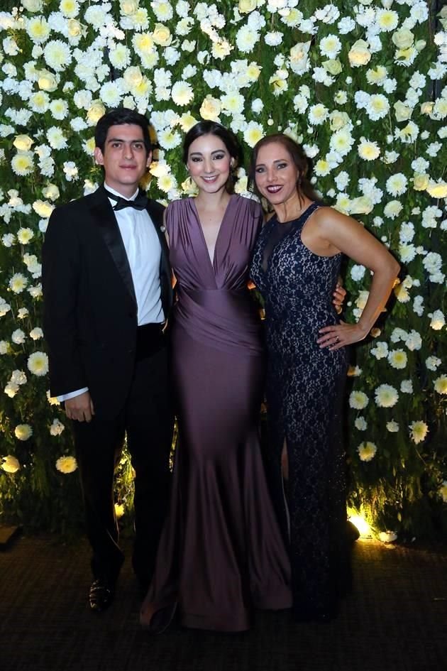 Rodrigo Páez, Nancy Chapa y Nancy López de Chapa