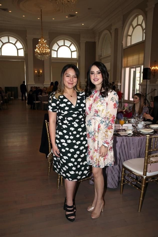 Carolina Villarreal y Estefanía Nateras de González