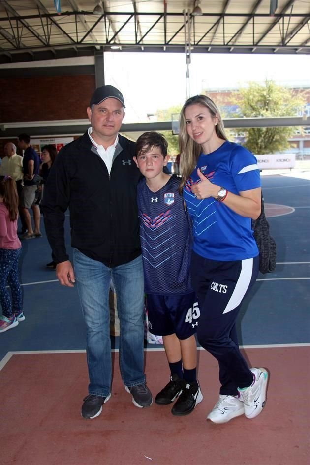 Miguel Salazar, Leonardo Salazar y Daniela Garza