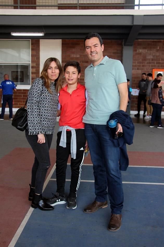 Adriana Torres de minjares, Carlos Minjares Torres y Carlos Minjares