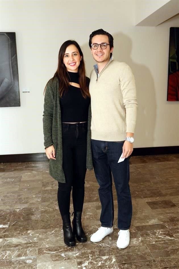 Claudio Merlos y Paula Caraza