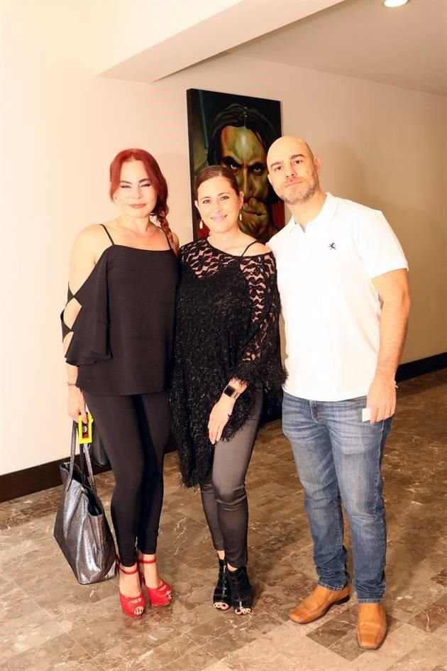 Gabriela Cantú, Esmeralda Cantú y Rolando García