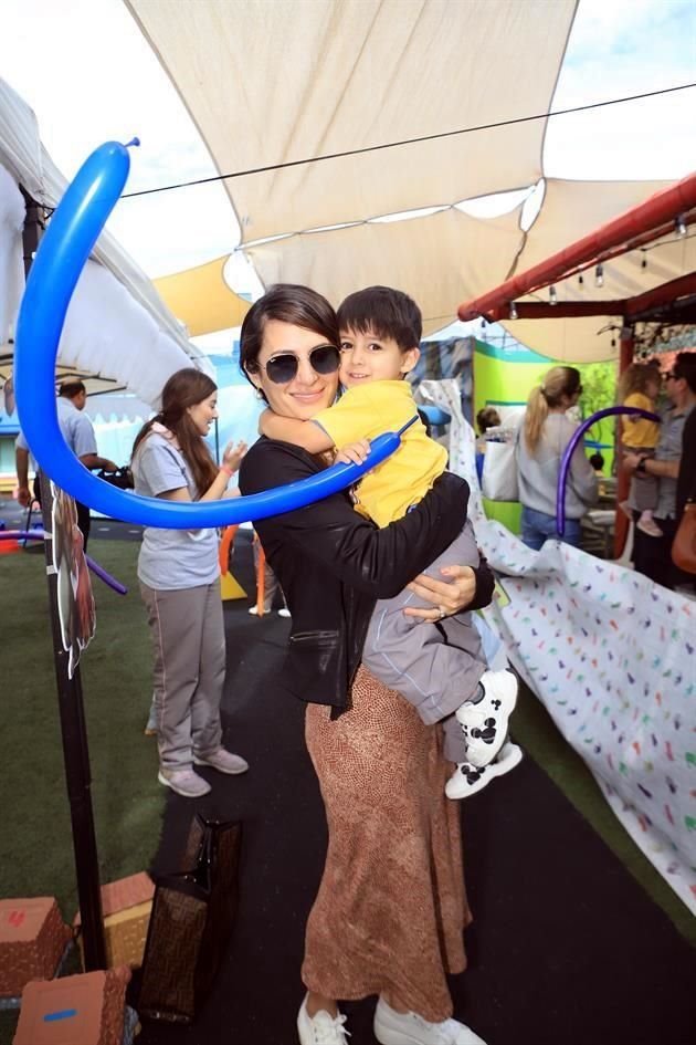 Lizy Carrillo de Suárez y Álvaro Suárez Carrillo