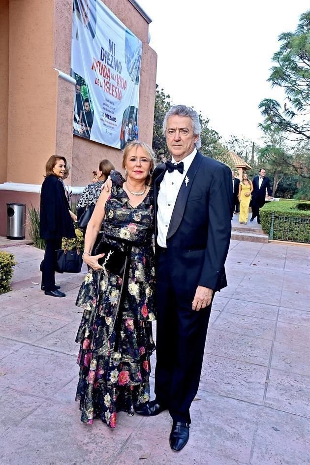 Clara Gutiérrez de Gutiérrez y Roberto Gutiérrez