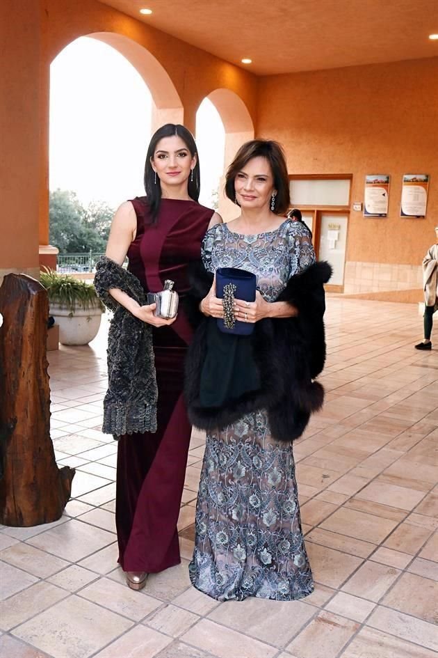 Catalina Garza y Gabytere Lozano de Garza
