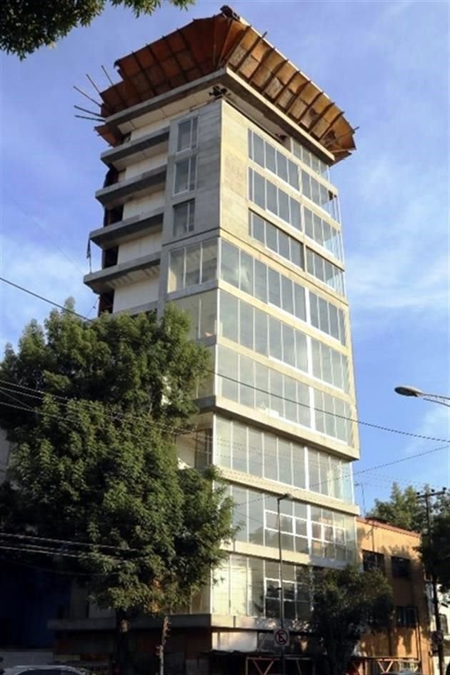 'Se logró el compromiso de una inmobiliaria para demoler los niveles excedentes construidos ilegalmente, mediante la firma de un convenio', reportó la PAOT.