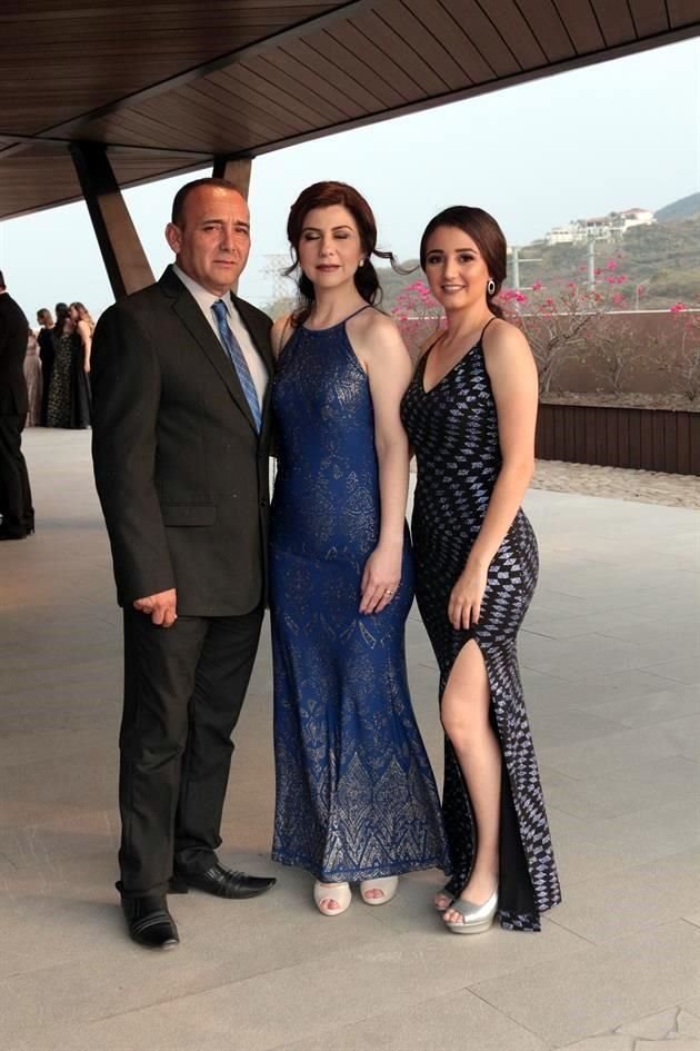 Mario Cuéllar, Janeth Rivera de Cuéllar, Marifer Cuéllar