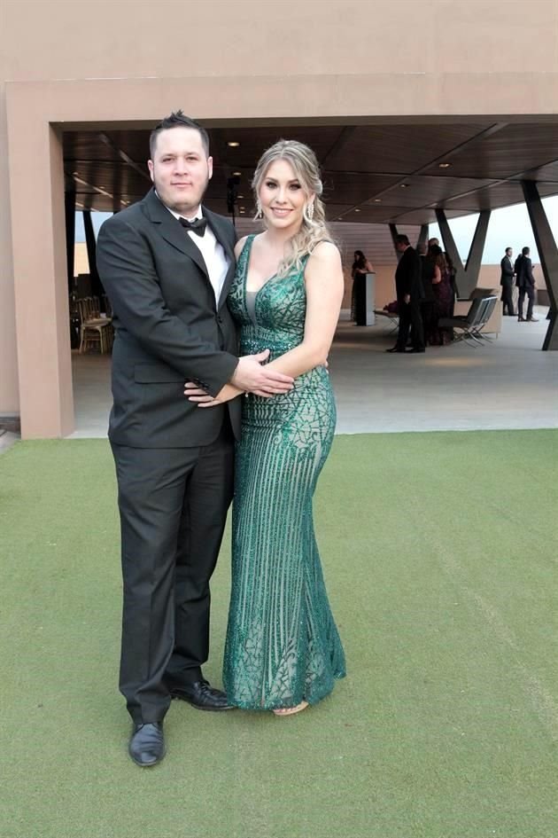 Noé de Leal y Claudia Garza de Leal
