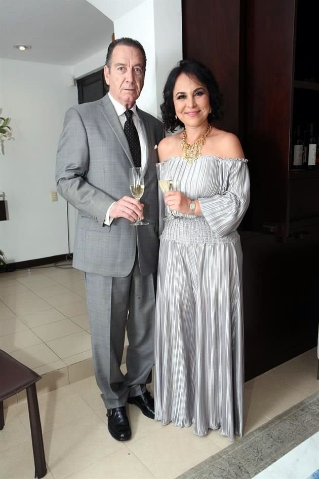 Rolando Garza Hernández y Rocío González Calderón