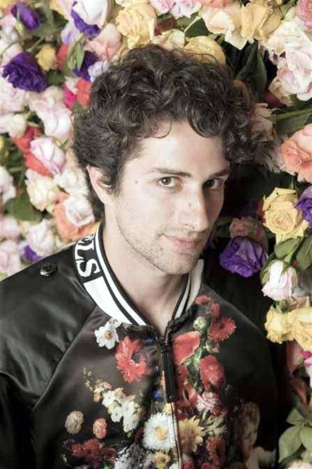 Darío Yazbek Bernal continúa en la tercera y última temporada de La Casa de las Flores.