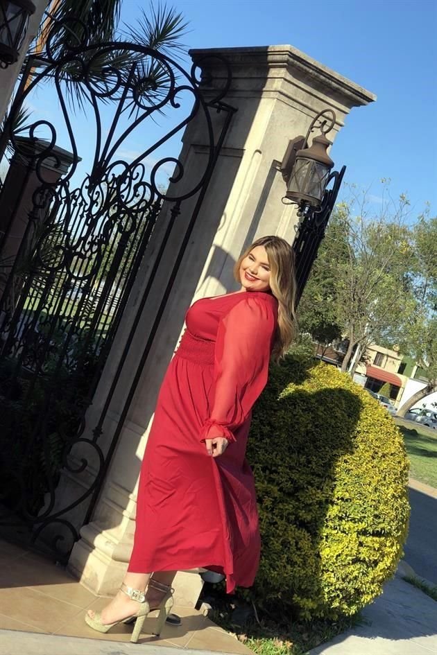 Ana Victoria tiene 22 años y hace ocho meses inició con su negocio Juicy Curvy.