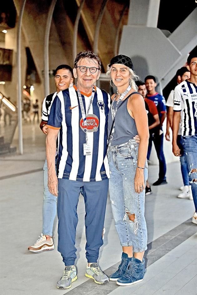 Orly Marcuschamer de Dachenr. VER A SUS PAPÁS. Aparecen: Salomón Marcuschamer y Orly Marcuschamer de Dachner