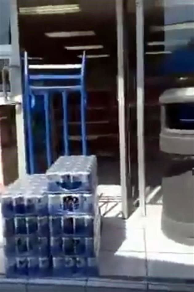 Los usuarios denunciaron que las tiendas han sido reabastecidas, pero no ofrecen la cerveza para venta al público.
