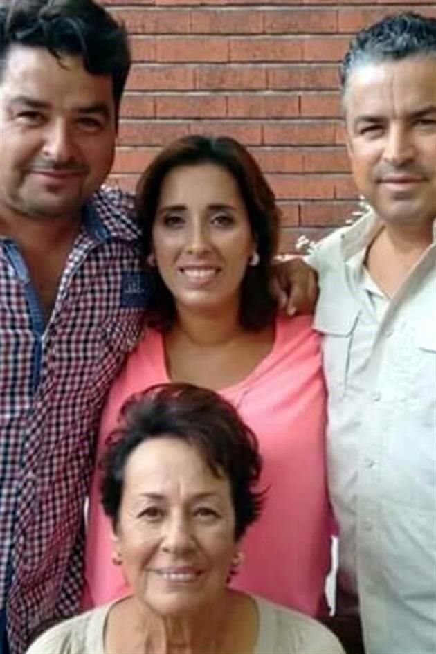 Gustavo Lozano, Ale Maria Lozano, Miguel Angel Lozano y Lubella Salinas de Lozano
