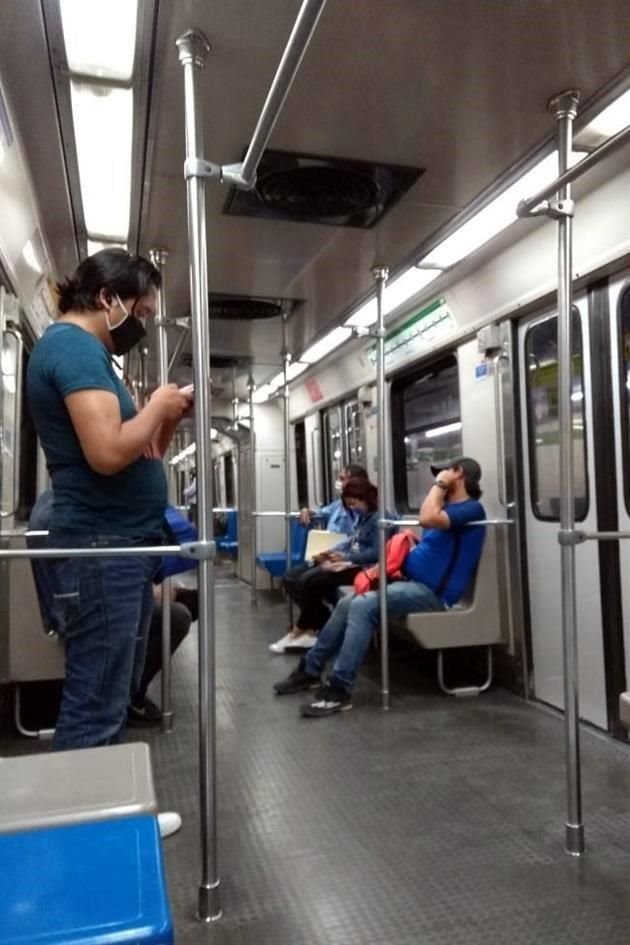 El Metro también regreso a horario corrido.