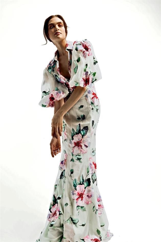 Los vestidos son holgados y llenos de flores.