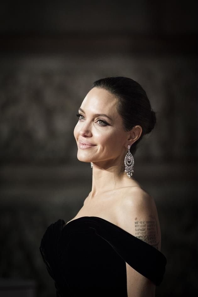 Tras su divorcio de Brad Pitt, Angelina Jolie se dedica a sus hijos, al cine y a su faceta solidaria.