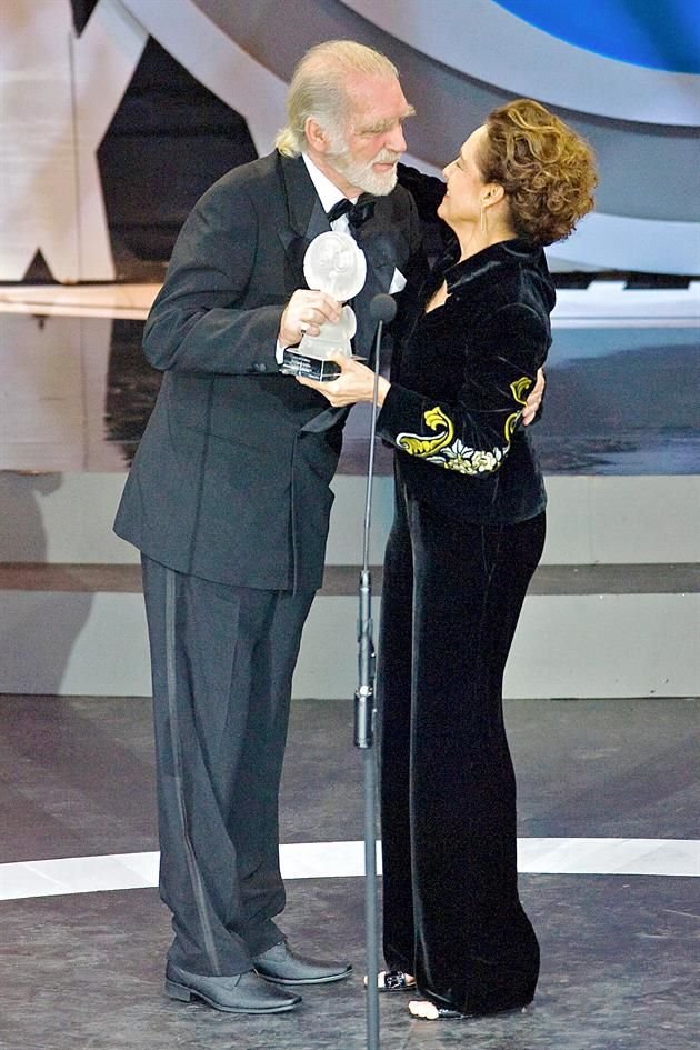 Bracho también donó esta pieza, que llevó a Las Lunas del Auditorio, en 2014.
