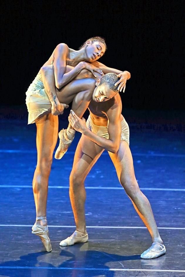 Adji Cissoko y Shuaib Elhassan, del Alonzo King Lines Ballet, en la Gala 2018.