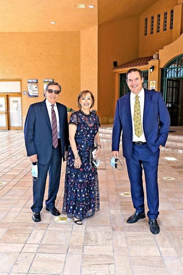 Alfonso Benítez, Beatriz Dávila de Benítez y David Rodríguez Benítez