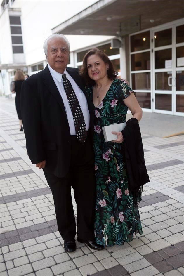 Miguel Valdés y Beatriz Garza de Valdés