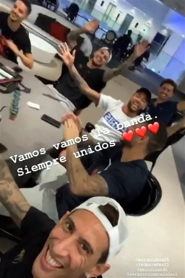 Neymar apareció en un video entonando 'Hawái' entre risas.