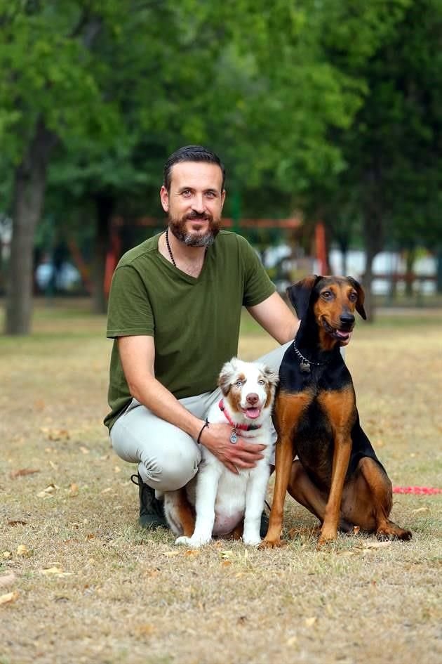 Ramiro Montemayor con Roma y Kira