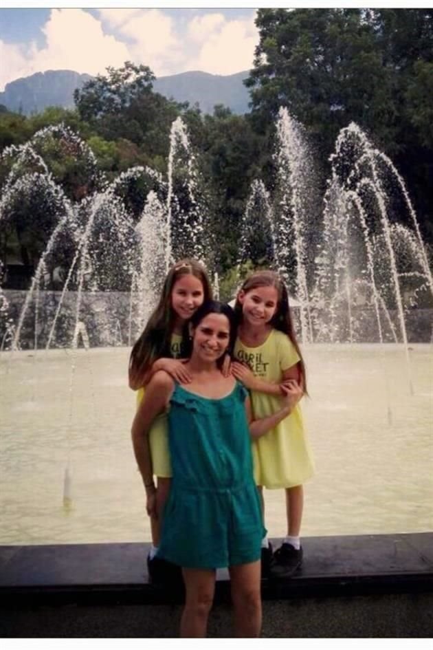 2017 Sara López Garza , Alejandra López Garza y Alejandra Catalina Garza