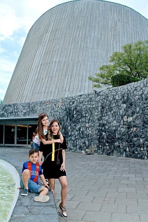 2018 Patricio Pastrana Contreras, Lucía Contreras de Pastrana y Valeria Pastrana Contreras