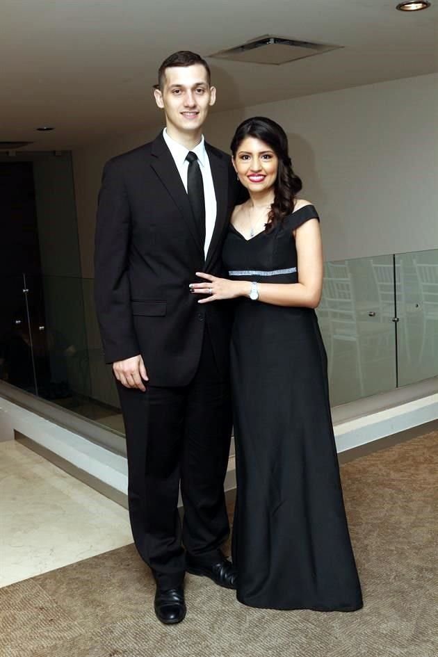 Raúl Aguilar y Stephanie Pineda