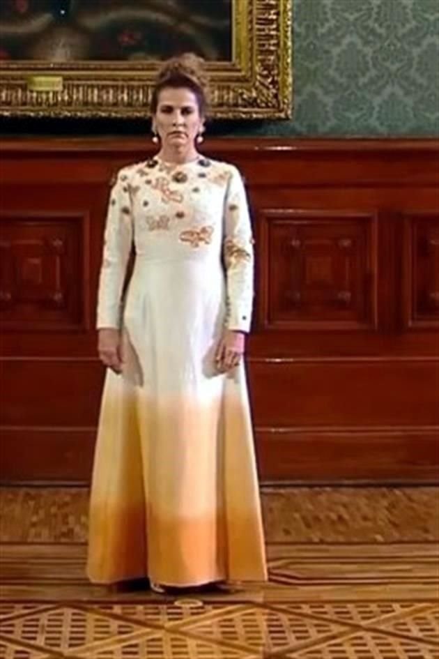 Unos consideraron el vestido de Beatriz Gutiérrez Müller como ostentoso para su estilo, otros alabaron su diseño.