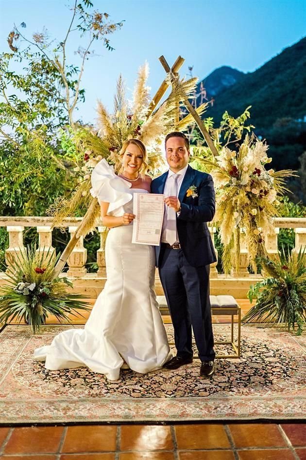 Verónica Meade Villarreal y Hugo Mier Medrano