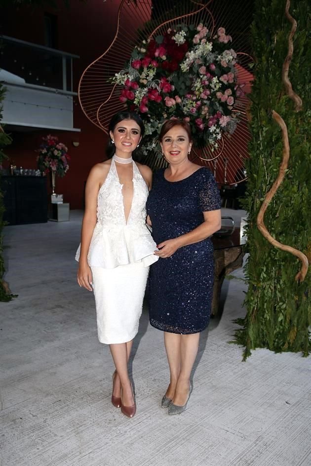 Daniela Grijalva y Fausta María Vázquez