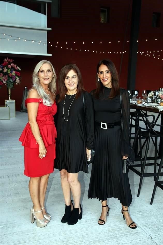 Bertha Ayala de Treviño, Aracely Martínez de Treviño y Mayra de Arrambide