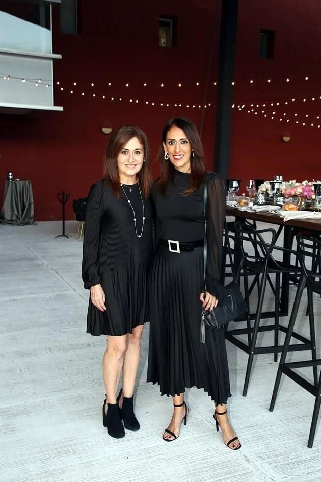 Aracely Martínez de Treviño y Mayra de Arrambide