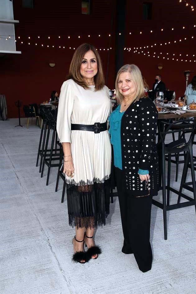Elizabeth Carmona de Suástegui y Rosana Laura González de Valdez