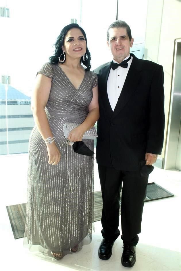 Romualdo Treviño y María Elena Sánchez de Treviño