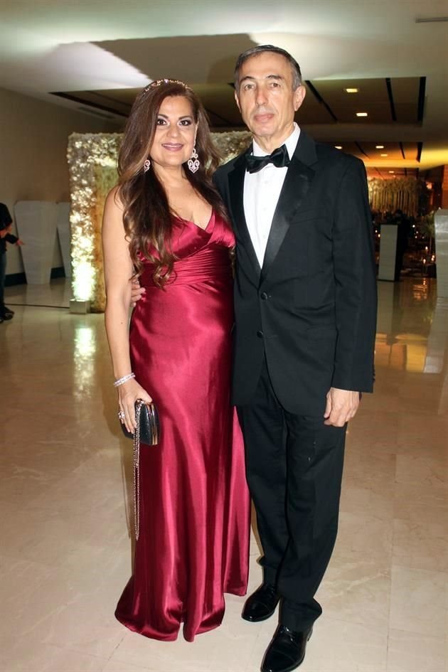 Juany Segovia de Quintanilla y Héctor Quintanilla