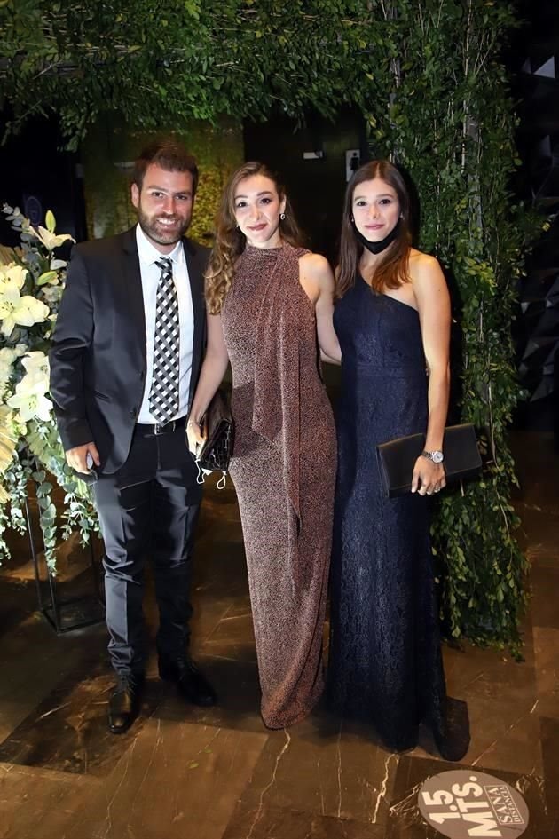 Juan Pablo Puente, Paulina Martínez y Andrea Martínez