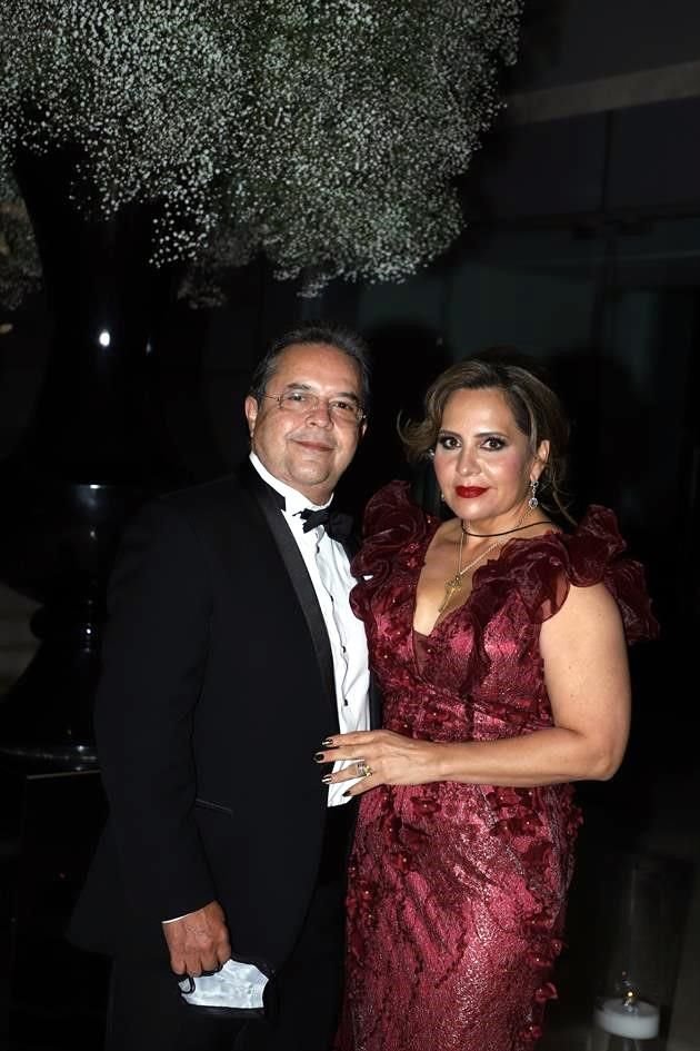 Juan Antonio Pérez Vázquez y Claudia Jaramillo de Pérez