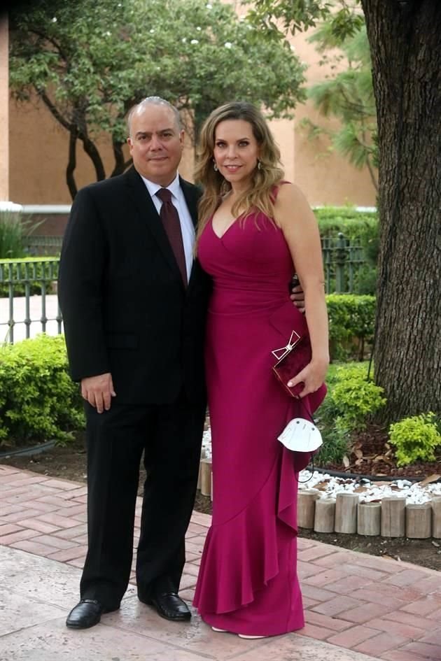 Gerardo Vela y Carola Arroyo de Vela