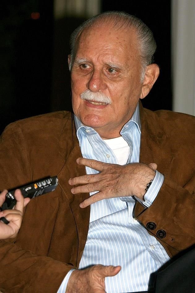 Fotografía de archivo del 16 de octubre de 2006 del ex vicepresidente de Venezuela José Vicente Rangel durante una entrevista concedida a EFE, en Madrid.