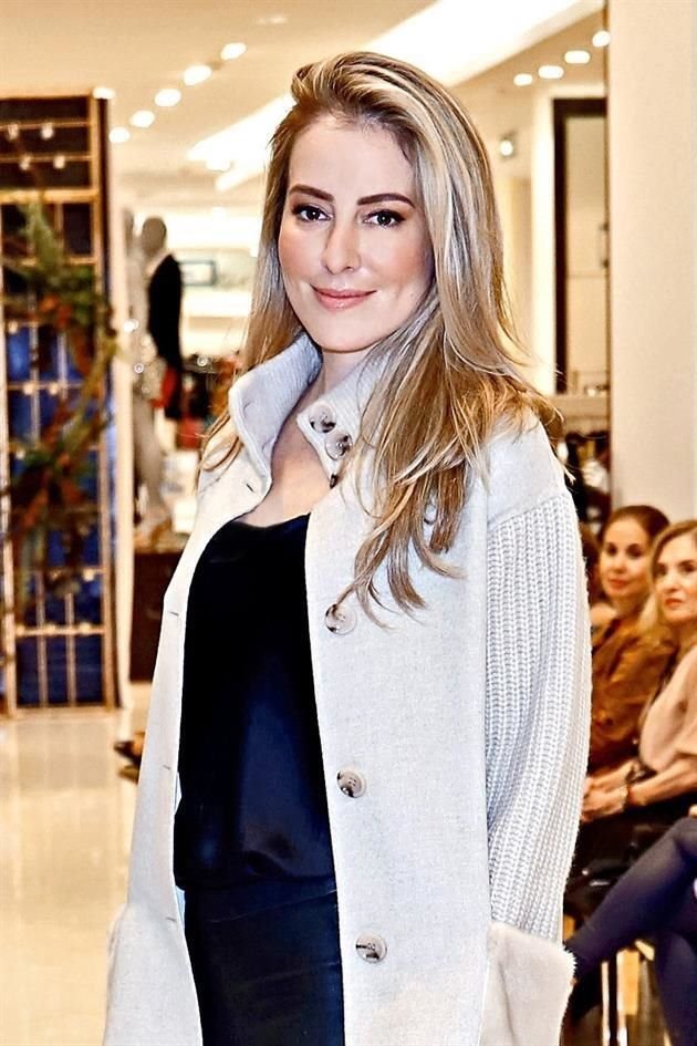 Astrid Valdez de De la Peña