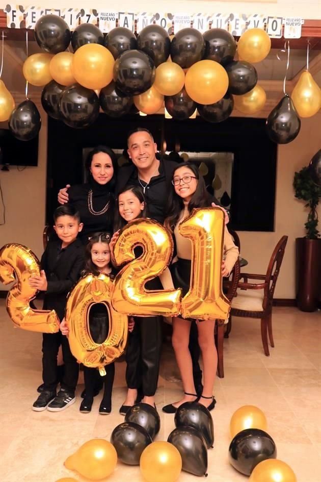 Ale Barbosa de Ondarza, Alexa Ondarza, Eduardo Ondarza, Liza Ondarza, Eddy Ondarza y Anna Liah Ondarza