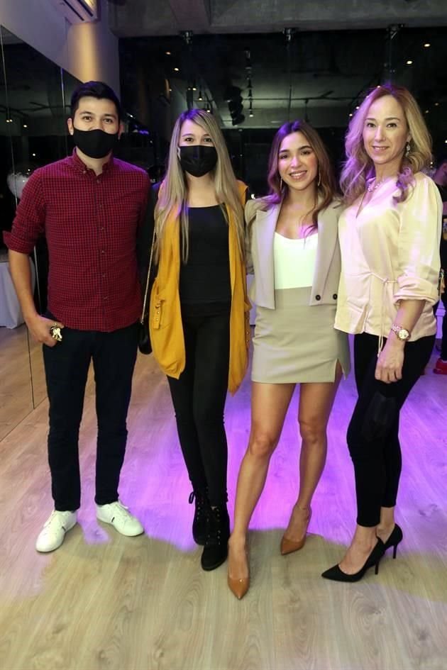 Juan Torres, Leslie Escamilla, Alejandra Torres y Virginia García