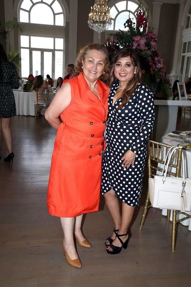 Betty Cazares de Quiroga y Tere Cervantes de Villarreal