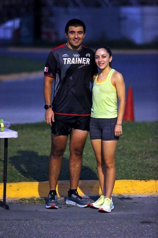 Cosme Garza y Catherine Póo